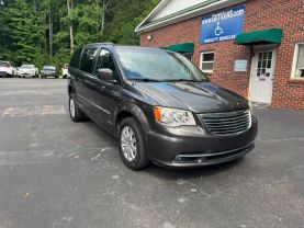 2016 CHRYSLER TOWN & COUNTRY VAN V6, 3.6 LITER TOURING MINIVAN 4D