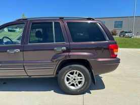 2004 JEEP GRAND CHEROKEE SUV 6-CYL, 4.0 LITER LAREDO SPORT UTILITY 4D