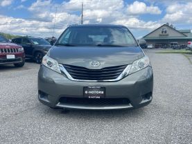 2011 TOYOTA SIENNA