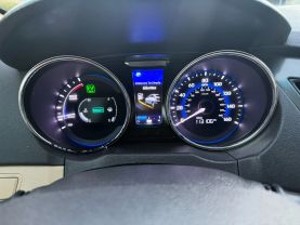 2012 HYUNDAI SONATA SEDAN 4-CYL, HYBRID, 2.4 LITER HYBRID SEDAN 4D