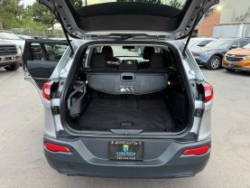 2016 JEEP CHEROKEE SUV 4-CYL, 2.4 LITER LATITUDE SPORT UTILITY 4D