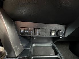 2018 TOYOTA RAV4 SUV WHITE AUTOMATIC - CARPALACE, Chantilly, VA. 38.91645215435775, -77.47495885092432