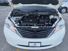 2014 Toyota Sienna - Image 25