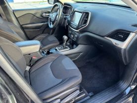 2016 JEEP CHEROKEE SUV V6, 3.2 LITER LATITUDE SPORT UTILITY 4D