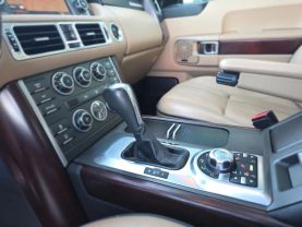 2011 Land Rover Range Rover - Image 23