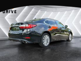2017 LEXUS ES