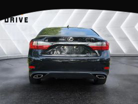 2017 LEXUS ES
