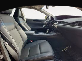 2017 LEXUS ES