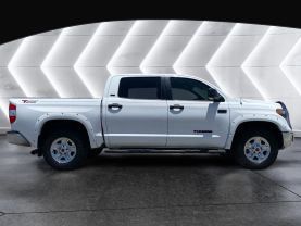 2018 TOYOTA TUNDRA CREWMAX