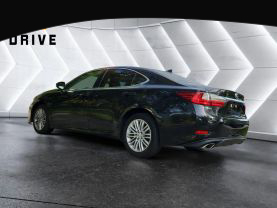 2017 LEXUS ES