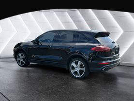 2017 PORSCHE CAYENNE