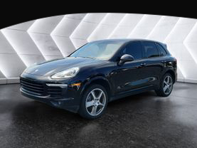 2017 PORSCHE CAYENNE