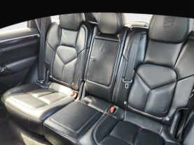 2017 PORSCHE CAYENNE