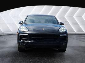 2017 PORSCHE CAYENNE