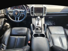 2017 PORSCHE CAYENNE