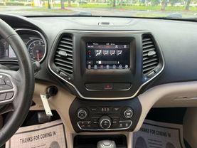 2019 JEEP CHEROKEE SUV 4-CYL, ZERO EVAP, 2.4 LITER LATITUDE SPORT UTILITY 4D