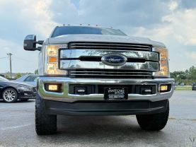 2017 Ford F250 Super Duty Crew Cab Lariat Pickup 4d 6 3/4 Ft - Image 13