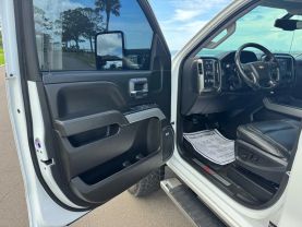 2018 CHEVROLET SILVERADO 2500 HD CREW CAB PICKUP V8, TURBO DIESEL, 6.6 LITER LTZ PICKUP 4D 6 1/2 FT