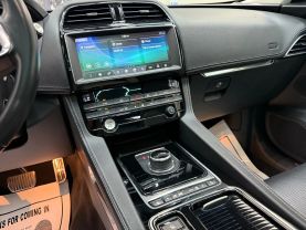 2019 JAGUAR F-PACE