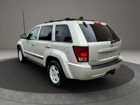 2007 JEEP GRAND CHEROKEE SUV V8, FLEX FUEL, 4.7 LITER LAREDO SPORT UTILITY 4D