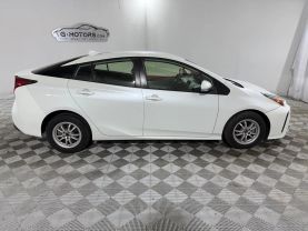 2019 TOYOTA PRIUS
