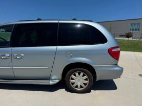 2005 CHRYSLER TOWN & COUNTRY VAN V6, 3.8 LITER TOURING MINIVAN 4D