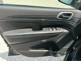 2020 JEEP GRAND CHEROKEE SUV V6, VVT, 3.6 LITER LIMITED SPORT UTILITY 4D at T&T Repairables - used car dealership in Spencer, Indiana.