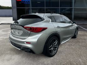 2017 Infiniti Qx30 Sport Suv 4d - Image 6