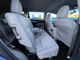 2015 Toyota Highlander - Image 13