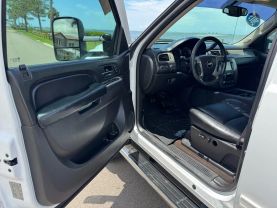 2013 CHEVROLET SILVERADO 2500 HD CREW CAB PICKUP V8, TURBO DIESEL, 6.6L LTZ PICKUP 4D 6 1/2 FT