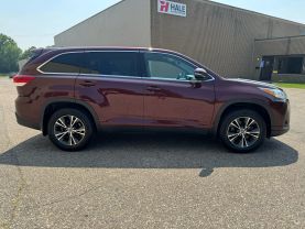 2019 TOYOTA HIGHLANDER SUV V6, 3.5 LITER LE PLUS SPORT UTILITY 4D