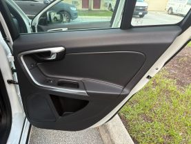 2017 VOLVO S60