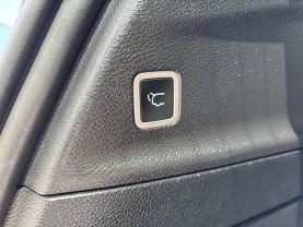 2021 CHRYSLER PACIFICA HYBRID VAN V6, HYBRID, 3.6 LITER LIMITED VAN 4D at T&T Repairables - used car dealership in Spencer, Indiana.
