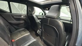 2021 VOLVO XC40