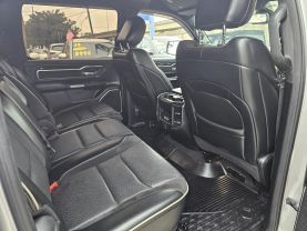 2019 RAM 1500 CREW CAB PICKUP V8, HEMI, 5.7 LITER LARAMIE PICKUP 4D 5 1/2 FT