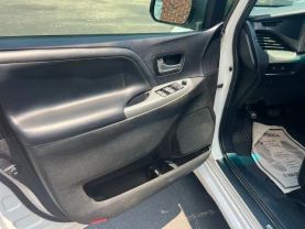 2015 TOYOTA SIENNA VAN V6, 3.5 LITER SE PREMIUM MINIVAN 4D