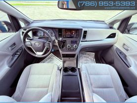 2019 TOYOTA SIENNA