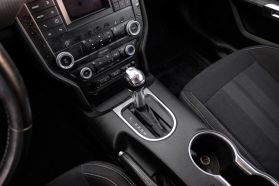 2019 Ford Mustang - Image 27