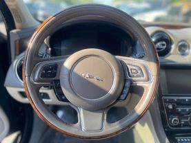 2016 Jaguar Xj - Image 8