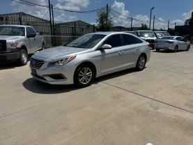 2016 HYUNDAI SONATA SEDAN 4-CYL, 2.4 LITER SE SEDAN 4D at Motors On Wheels - used car dealership in Houston, Texas.