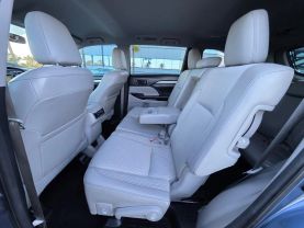 2015 Toyota Highlander - Image 11
