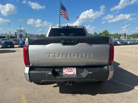 2022 TOYOTA TUNDRA CREWMAX PICKUP V6, I-FORCE, TWIN TURBO, 3.5 LITER SR5 PICKUP 4D 5 1/2 FT