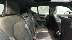2021 VOLVO XC40