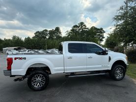2017 Ford F250 Super Duty Crew Cab Lariat Pickup 4d 6 3/4 Ft - Image 9