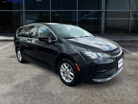 2017 CHRYSLER PACIFICA VAN BLACK AUTOMATIC - CARPALACE, Chantilly, VA. 38.91645215435775, -77.47495885092432