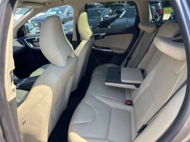 2016 VOLVO XC60 SUV 4-CYL, DRV-E SPRCHRG 2.0T T6 DRIVE-E SPORT UTILITY 4D