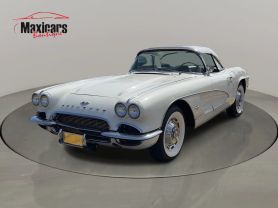 1961 CHEVROLET CORVETTE CONVERTIBLE 238 CU IN V8 C1