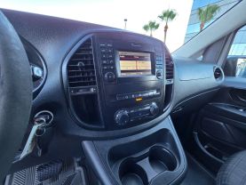 2017 Mercedes-benz Metris Passenger - Image 20