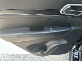 2020 JEEP GRAND CHEROKEE SUV V6, VVT, 3.6 LITER LIMITED SPORT UTILITY 4D at T&T Repairables - used car dealership in Spencer, Indiana.