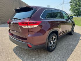 2019 TOYOTA HIGHLANDER SUV V6, 3.5 LITER LE PLUS SPORT UTILITY 4D